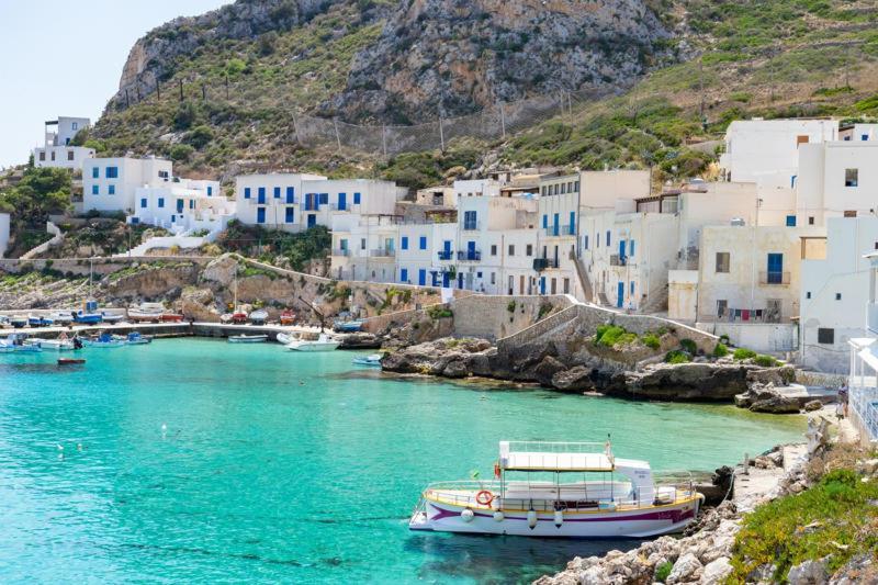 Vespri Love Trapani Bagian luar foto